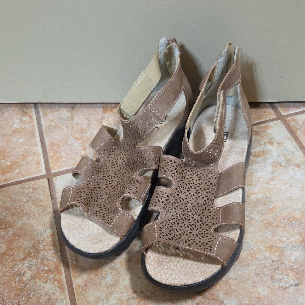 JBU Brown Cutout Women's Sandals